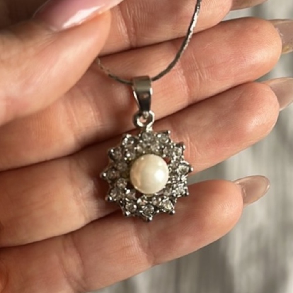 Vintage pearl and diamond necklace